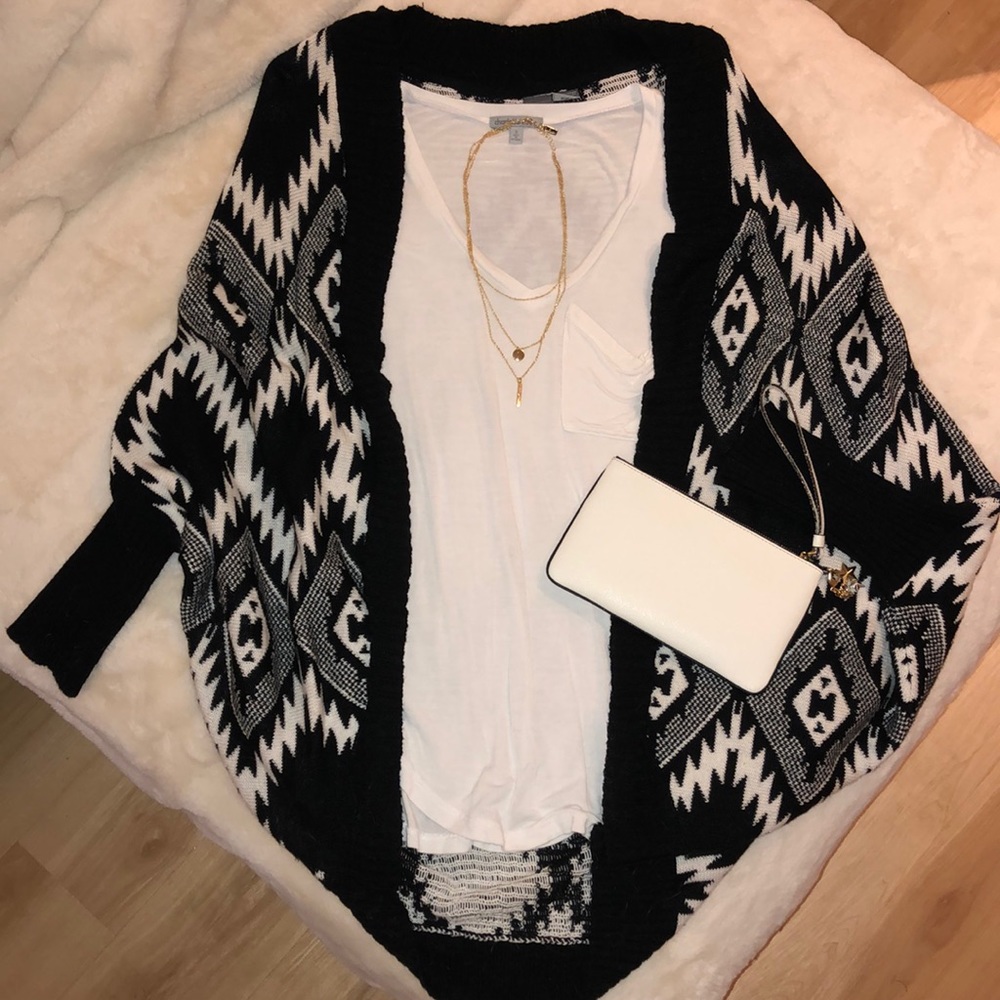 Sweater - Picture 1 of 4